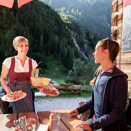 Josefine Bramberg am Wildkogel